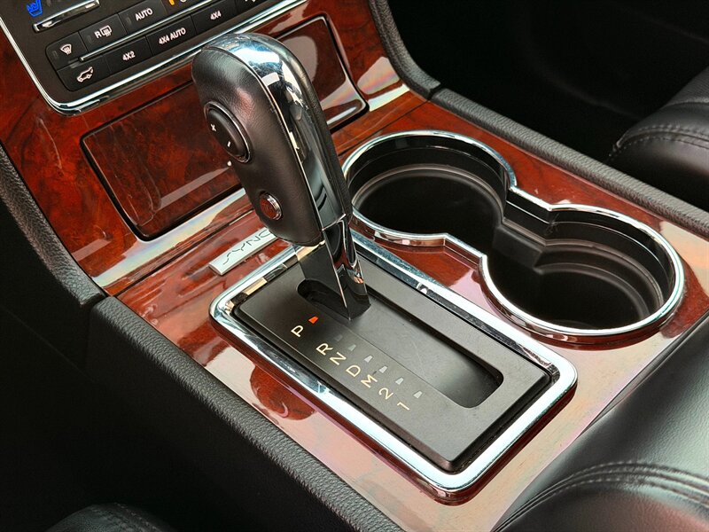 2016 Lincoln Navigator Select   - Photo 19 - Sherman Oaks, CA 91403-1701