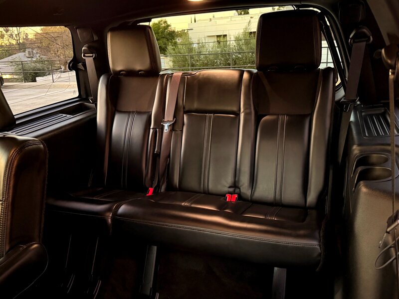 2016 Lincoln Navigator Select   - Photo 24 - Sherman Oaks, CA 91403-1701