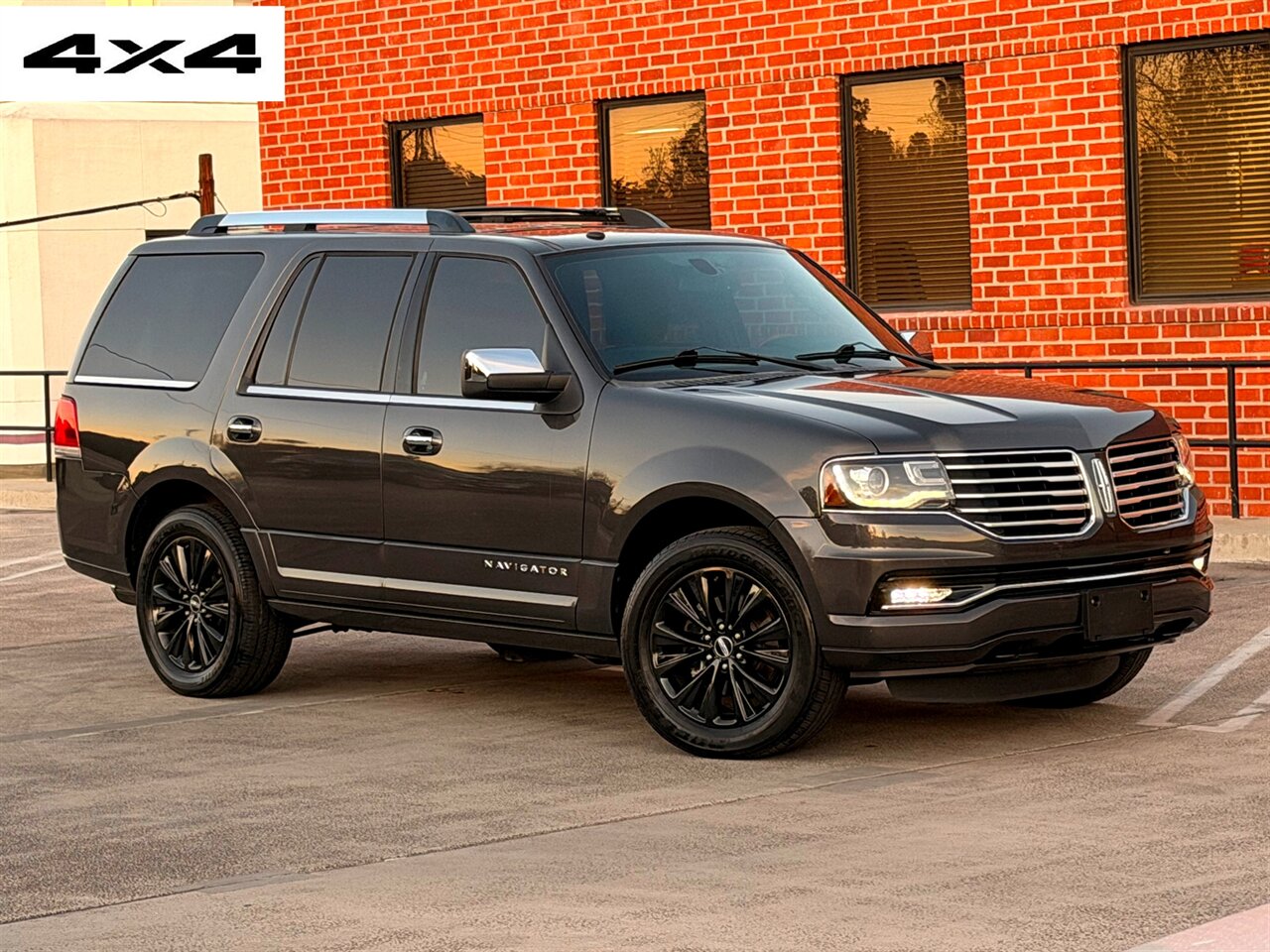 2016 Lincoln Navigator Select   - Photo 1 - Sherman Oaks, CA 91403-1701