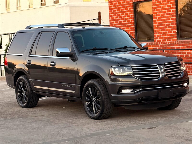2016 Lincoln Navigator Select   - Photo 8 - Sherman Oaks, CA 91403-1701
