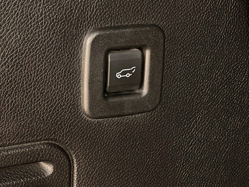 2016 Lincoln Navigator Select   - Photo 26 - Sherman Oaks, CA 91403-1701