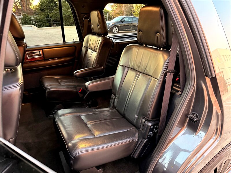 2016 Lincoln Navigator Select   - Photo 22 - Sherman Oaks, CA 91403-1701