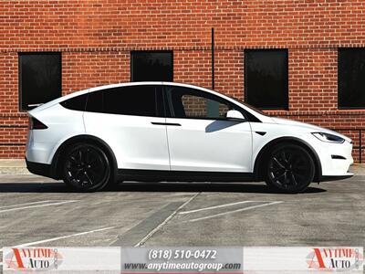 2022 Tesla Model X   - Photo 8 - Sherman Oaks, CA 91403-1701