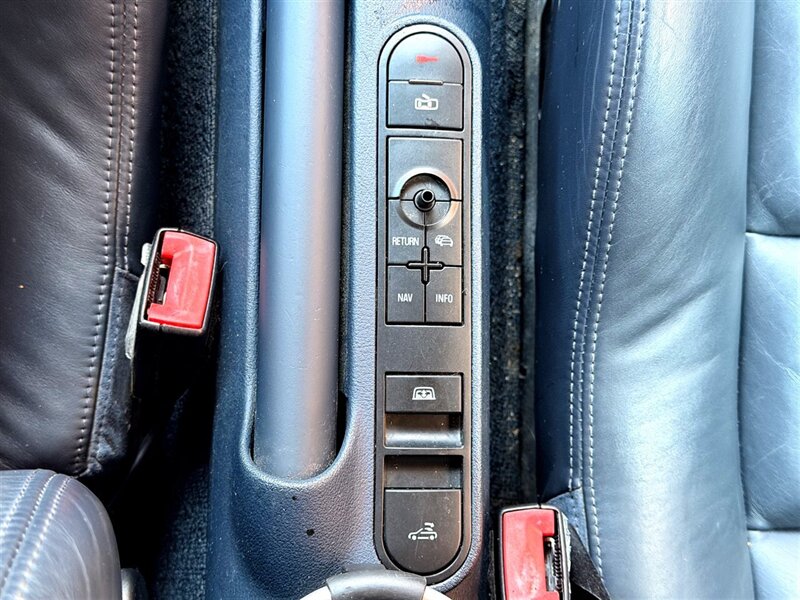 2004 Audi TT 1.8T Roadster FrontTrak   - Photo 21 - Sherman Oaks, CA 91403-1701