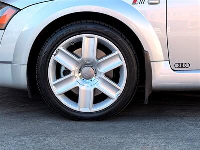 2004 Audi TT 1.8T Roadster FrontTrak   - Photo 26 - Sherman Oaks, CA 91403-1701