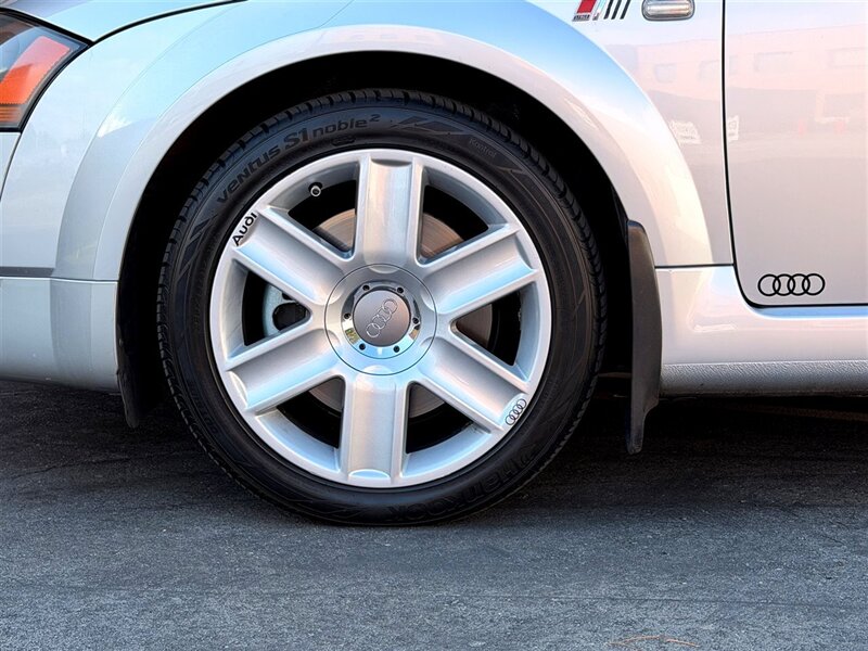 2004 Audi TT 1.8T Roadster FrontTrak   - Photo 26 - Sherman Oaks, CA 91403-1701