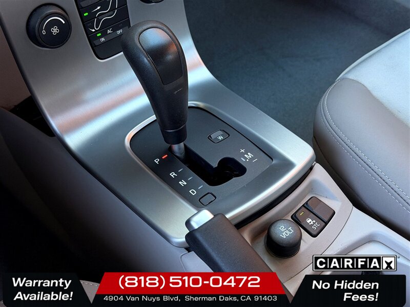 2005 Volvo V50 2.4i - Photo 17 - Sherman Oaks, CA 91403-1701