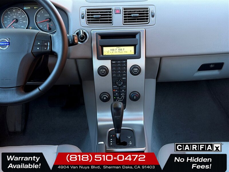 2005 Volvo V50 2.4i - Photo 11 - Sherman Oaks, CA 91403-1701