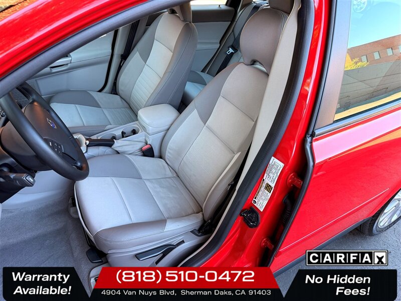 2005 Volvo V50 2.4i - Photo 13 - Sherman Oaks, CA 91403-1701