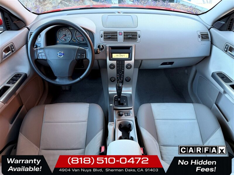 2005 Volvo V50 2.4i - Photo 9 - Sherman Oaks, CA 91403-1701