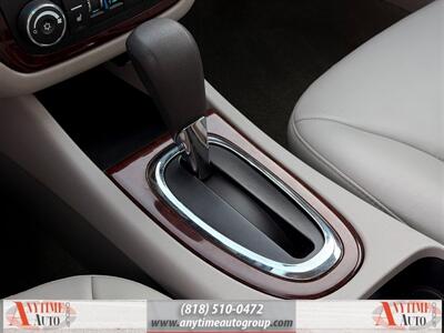 2006 Chevrolet Impala LTZ   - Photo 18 - Sherman Oaks, CA 91403-1701
