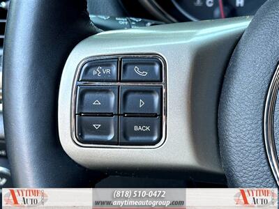 2013 Jeep Grand Cherokee Overland   - Photo 25 - Sherman Oaks, CA 91403-1701