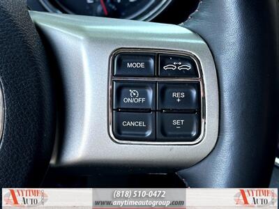 2013 Jeep Grand Cherokee Overland   - Photo 24 - Sherman Oaks, CA 91403-1701