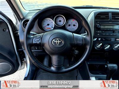 2005 Toyota RAV4   - Photo 19 - Sherman Oaks, CA 91403-1701