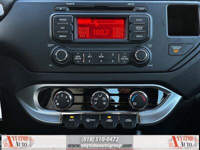 2013 Kia Rio LX   - Photo 15 - Sherman Oaks, CA 91403-1701