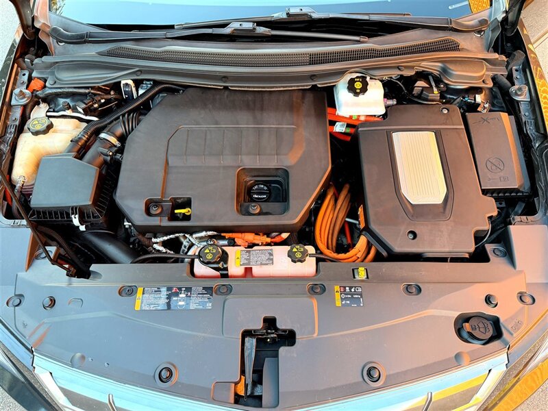 2014 Cadillac ELR   - Photo 23 - Sherman Oaks, CA 91403-1701