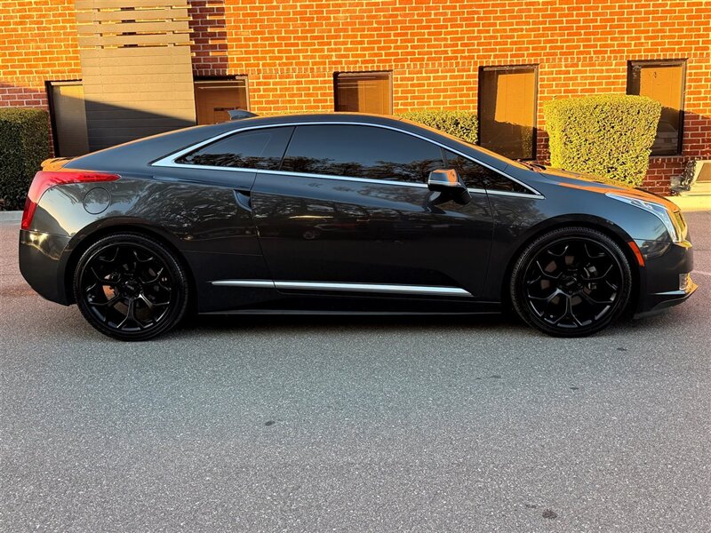 2014 Cadillac ELR   - Photo 7 - Sherman Oaks, CA 91403-1701