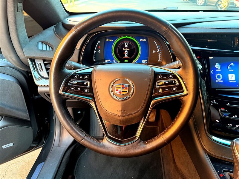2014 Cadillac ELR   - Photo 18 - Sherman Oaks, CA 91403-1701