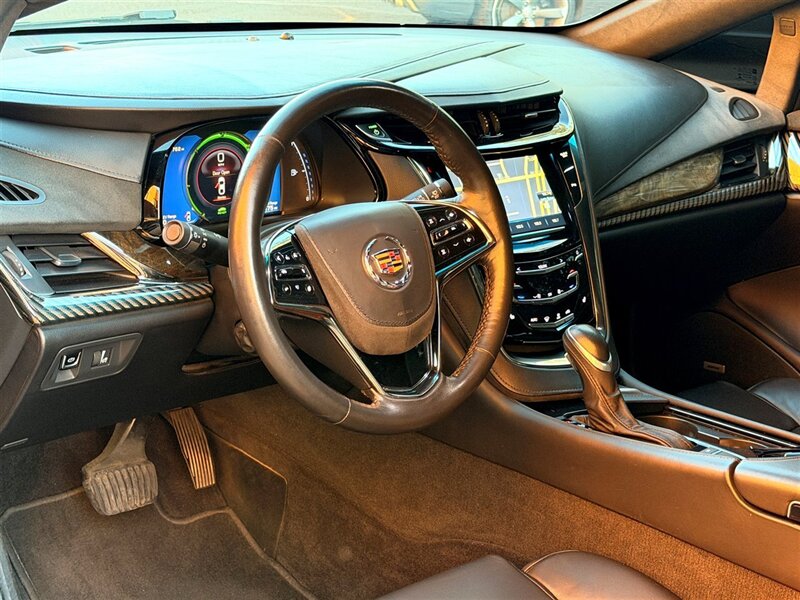 2014 Cadillac ELR   - Photo 9 - Sherman Oaks, CA 91403-1701