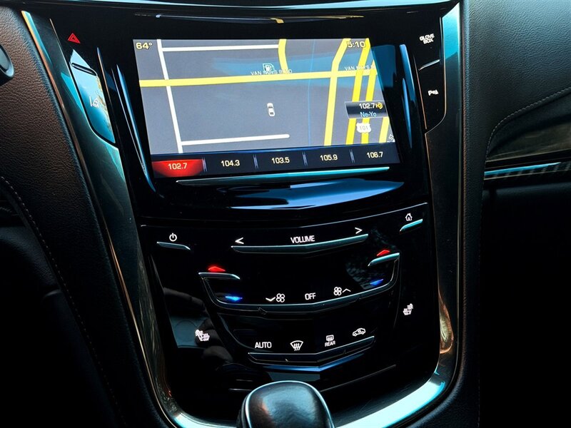 2014 Cadillac ELR   - Photo 13 - Sherman Oaks, CA 91403-1701