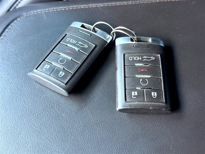 2014 Cadillac ELR   - Photo 20 - Sherman Oaks, CA 91403-1701