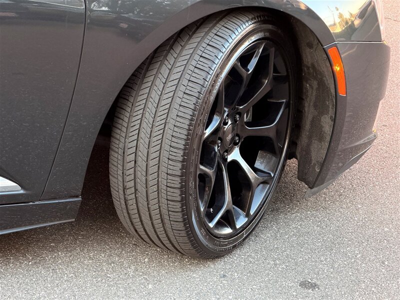 2014 Cadillac ELR   - Photo 25 - Sherman Oaks, CA 91403-1701