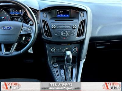 2016 Ford Focus SE   - Photo 11 - Sherman Oaks, CA 91403-1701
