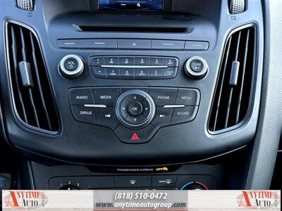 2016 Ford Focus SE   - Photo 17 - Sherman Oaks, CA 91403-1701