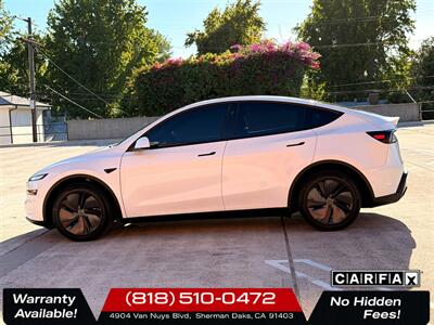 2026 Tesla Model Y Premium - Photo 4 - Sherman Oaks, CA 91403-1701
