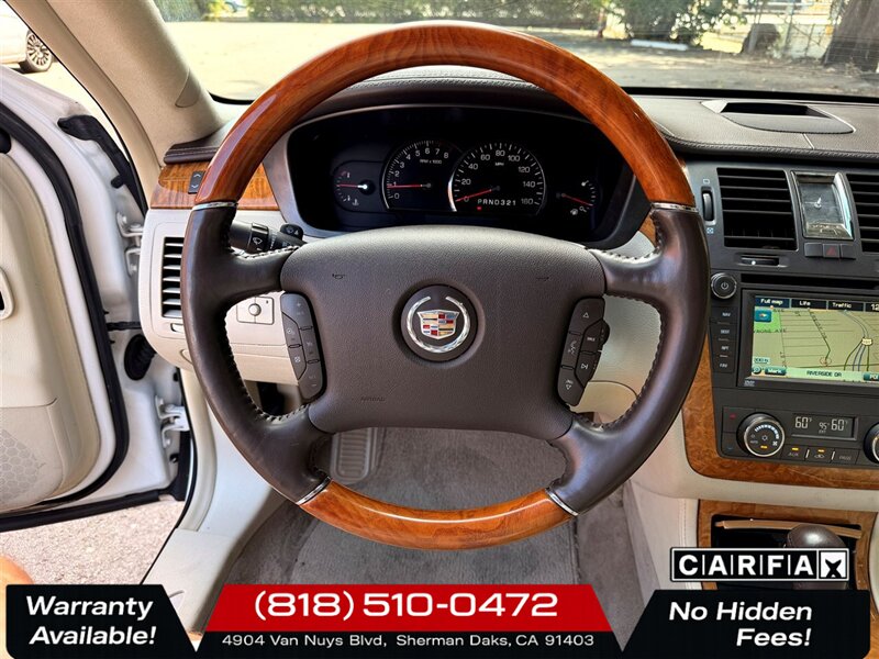 2011 Cadillac DTS Platinum   - Photo 19 - Sherman Oaks, CA 91403-1701