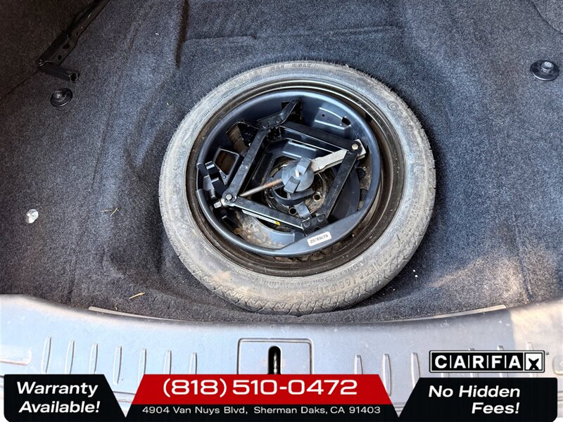 2011 Cadillac DTS Platinum   - Photo 23 - Sherman Oaks, CA 91403-1701