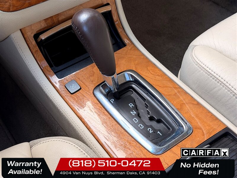 2011 Cadillac DTS Platinum   - Photo 18 - Sherman Oaks, CA 91403-1701