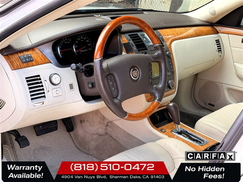 2011 Cadillac DTS Platinum   - Photo 14 - Sherman Oaks, CA 91403-1701