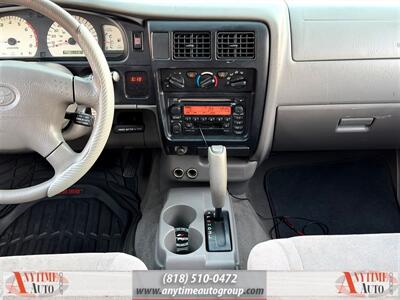 2004 Toyota Tacoma PreRunner V6 4dr Double Cab   - Photo 12 - Sherman Oaks, CA 91403-1701