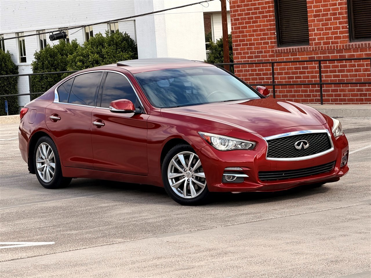 2015 INFINITI Q50 Premium   - Photo 1 - Sherman Oaks, CA 91403-1701