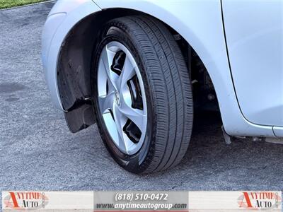 2013 Scion iQ   - Photo 21 - Sherman Oaks, CA 91403-1701