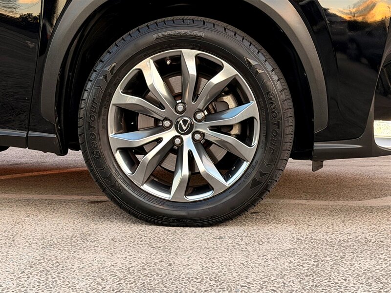 2016 Lexus NX 200t F SPORT   - Photo 27 - Sherman Oaks, CA 91403-1701