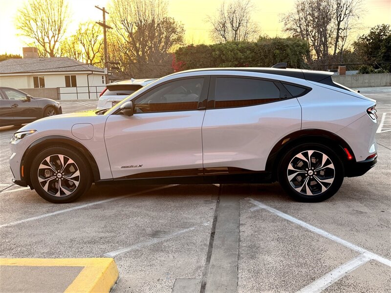 2021 Ford Mustang Mach-E Premium   - Photo 4 - Sherman Oaks, CA 91403-1701