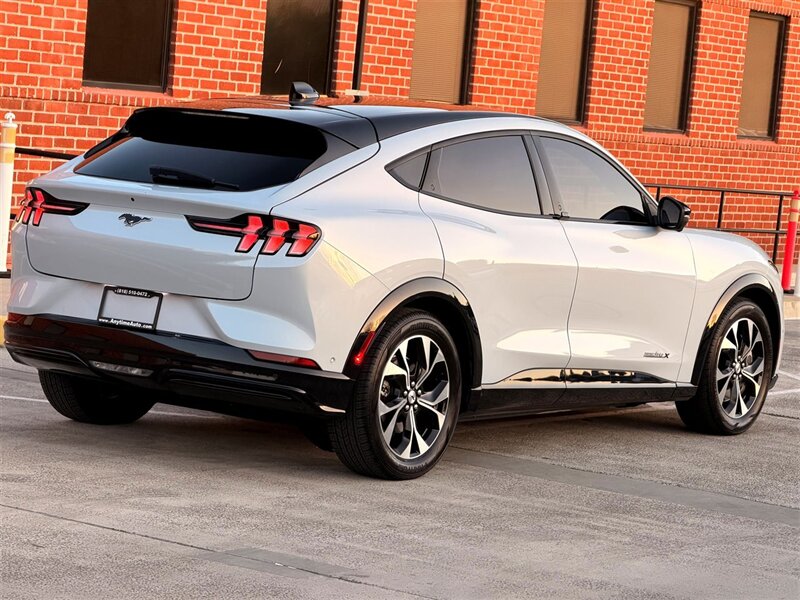 2021 Ford Mustang Mach-E Premium   - Photo 7 - Sherman Oaks, CA 91403-1701