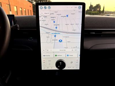 2021 Ford Mustang Mach-E Premium   - Photo 15 - Sherman Oaks, CA 91403-1701