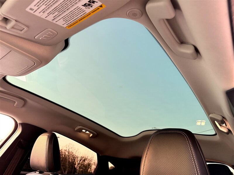 2021 Ford Mustang Mach-E Premium   - Photo 24 - Sherman Oaks, CA 91403-1701