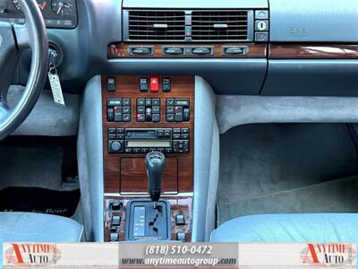 1995 Mercedes-Benz S 320 Base   - Photo 13 - Sherman Oaks, CA 91403-1701