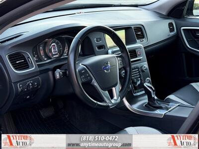 2016 Volvo V60 Cross Country T5   - Photo 13 - Sherman Oaks, CA 91403-1701