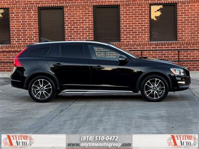 2016 Volvo V60 Cross Country T5   - Photo 8 - Sherman Oaks, CA 91403-1701