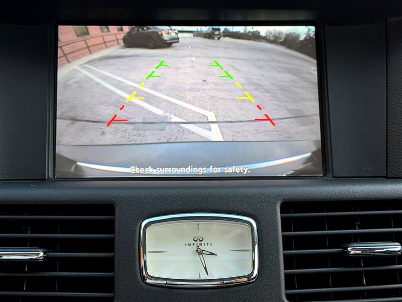 2012 INFINITI M35h M35h - Photo 18 - Sherman Oaks, CA 91403-1701