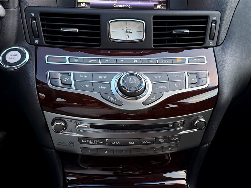 2012 INFINITI M35h M35h - Photo 19 - Sherman Oaks, CA 91403-1701