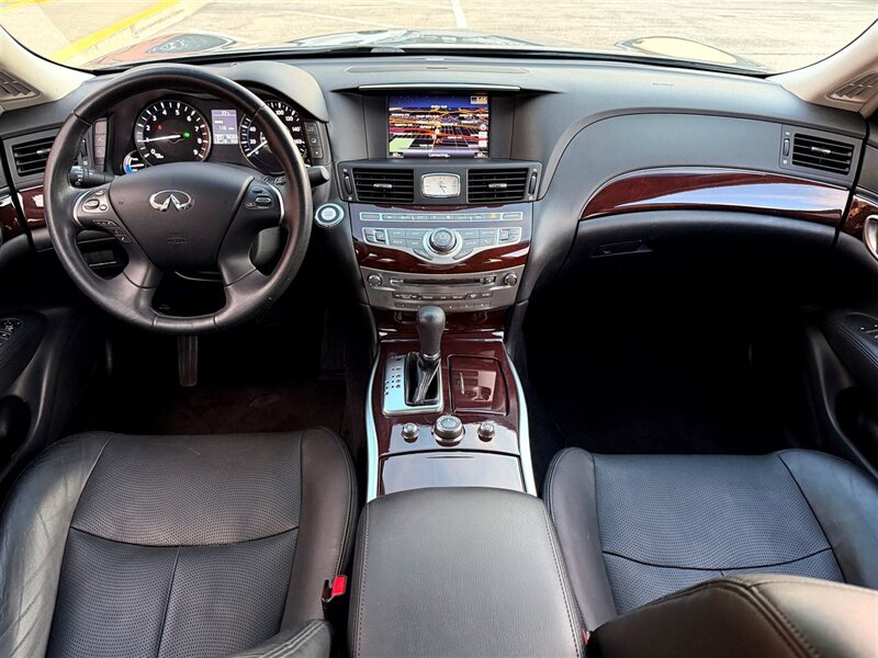 2012 INFINITI M35h M35h - Photo 10 - Sherman Oaks, CA 91403-1701