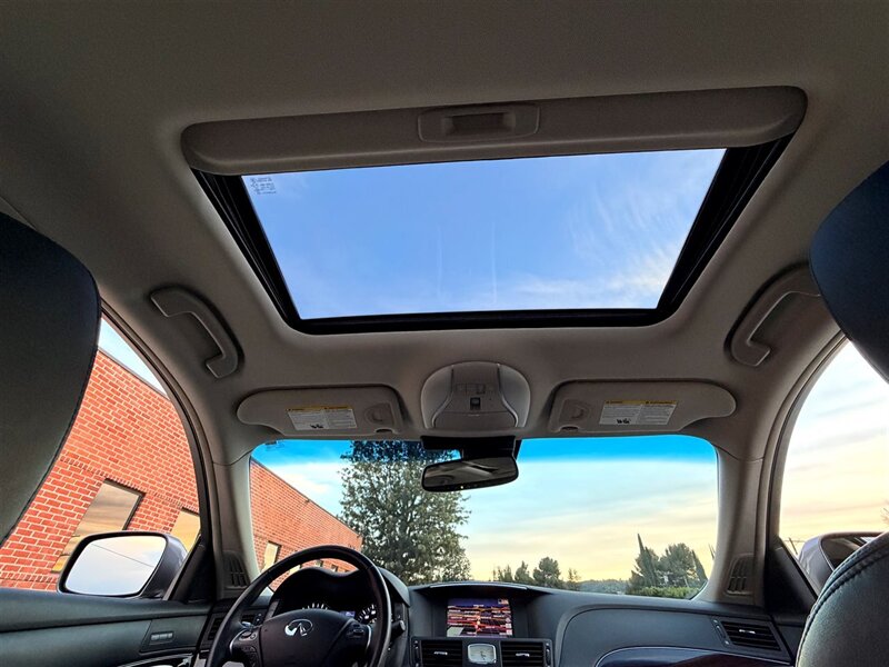 2012 INFINITI M35h M35h - Photo 13 - Sherman Oaks, CA 91403-1701