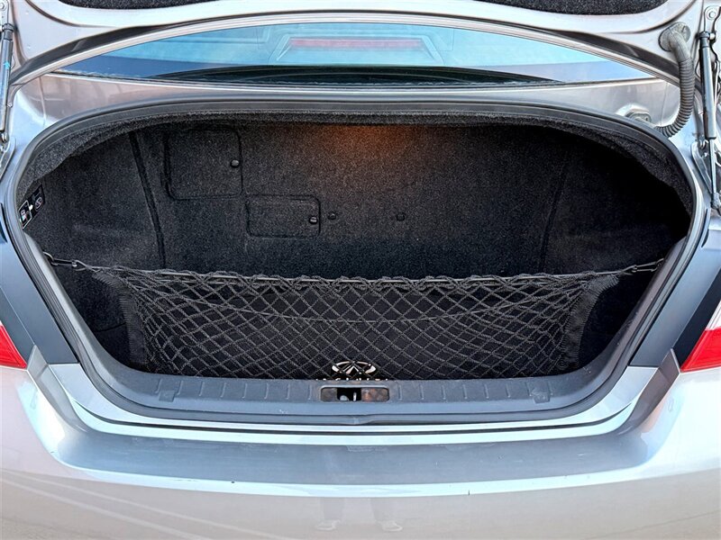 2012 INFINITI M35h M35h - Photo 25 - Sherman Oaks, CA 91403-1701