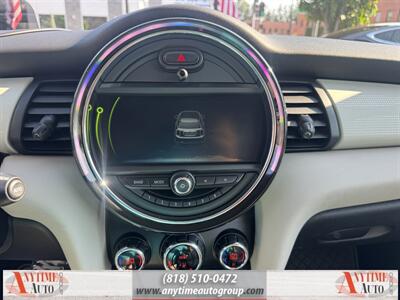 2016 MINI Hardtop 2 Door Cooper S   - Photo 9 - Sherman Oaks, CA 91403-1701
